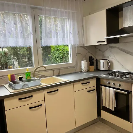 With Free Parking In Quiet Area A Few Minutes To Beaches & Center - Angels Marlen *