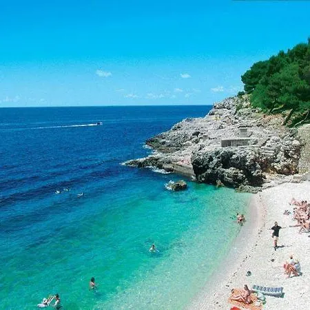 Apartment With Free Parking In Quiet Area A Few Minutes To Beaches & Center - Angels Marlen * Pula