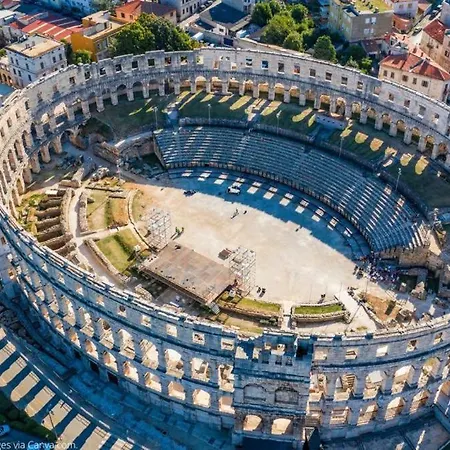 With Free Parking In Quiet Area A Few Minutes To Beaches & Center - Angels Marlen * Pula