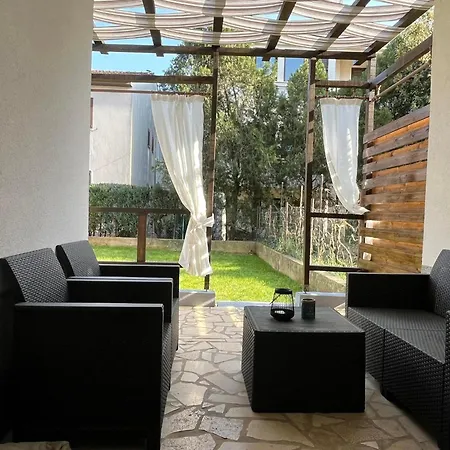 Angels - Marlen Pula