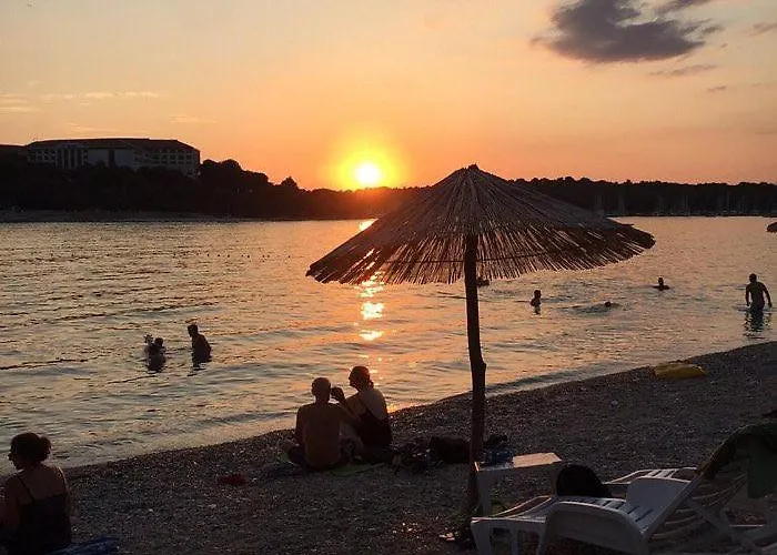 Apartment Angels - Marlen Pula