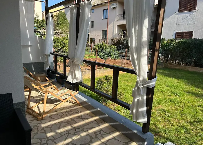 Apartment Angels - Marlen *